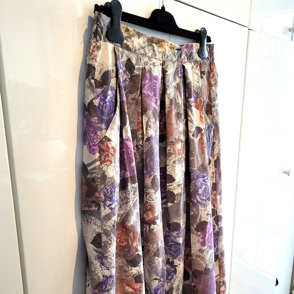 Vintage St. Michael at Marks & Spencer 90s Midi Floral Skirt Size 14 - Picture 4 of 10